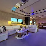 Majesty Yacht * Kawala