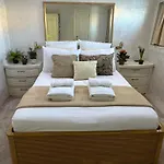 Hotel na wodzie Majesty Yacht *