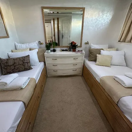 Exclusive Yacht - Sea & Old Town Views - Prime Location Kavala