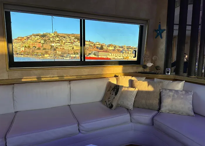 Botel Exclusive Yacht - Sea & Old Town Views - Prime Location *
