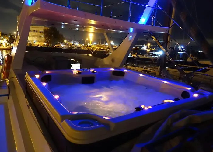 Exclusive Yacht - Sea & Old Town Views - Prime Location Botel *