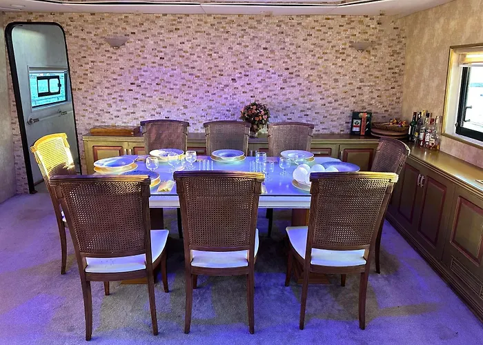 Exclusive Yacht - Sea & Old Town Views - Prime Location Kavala