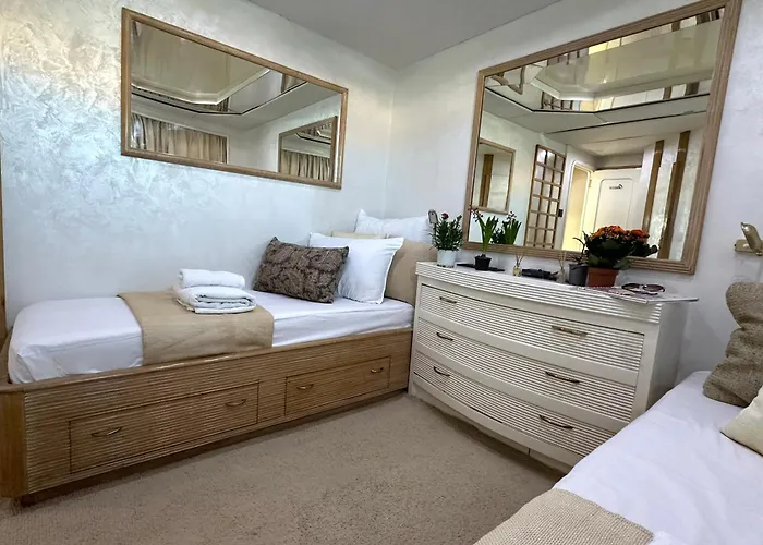 Exclusive Yacht - Sea & Old Town Views - Prime Location Kavala