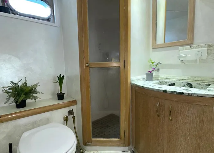 Exclusive Yacht - Sea & Old Town Views - Prime Location Botel Kavala