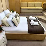 Ботель Majesty Yacht *