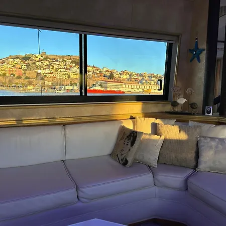 Ботель Majesty Yacht *