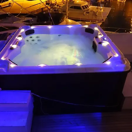 Exclusive Yacht - Sea & Old Town Views - Prime Location * كافالا