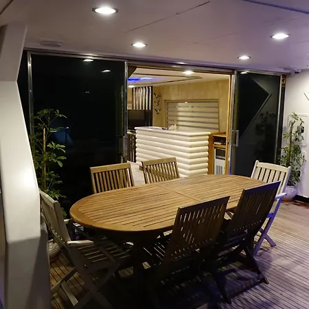 Exclusive Yacht - Sea & Old Town Views - Prime Location بوتيل