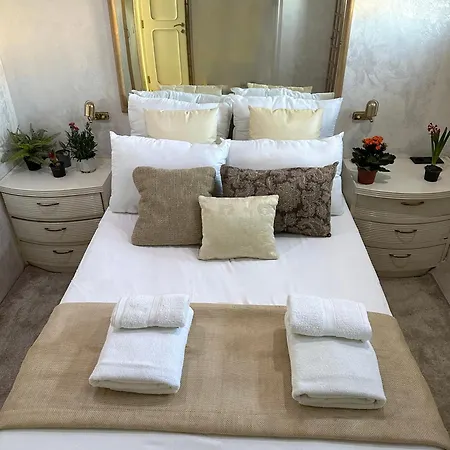 Exclusive Yacht - Sea & Old Town Views - Prime Location بوتيل