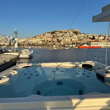 Majesty Yacht Ботель *