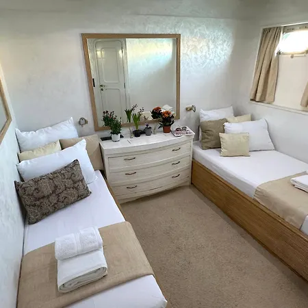 Hotel en barco Majesty Yacht *
