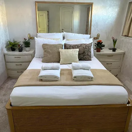 بوتيل Exclusive Yacht - Sea & Old Town Views - Prime Location *
