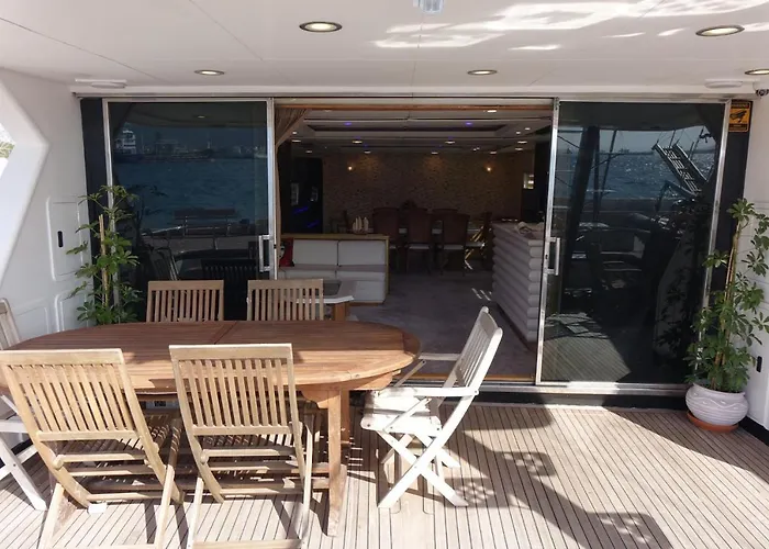 Exclusive Yacht - Sea & Old Town Views - Prime Location *