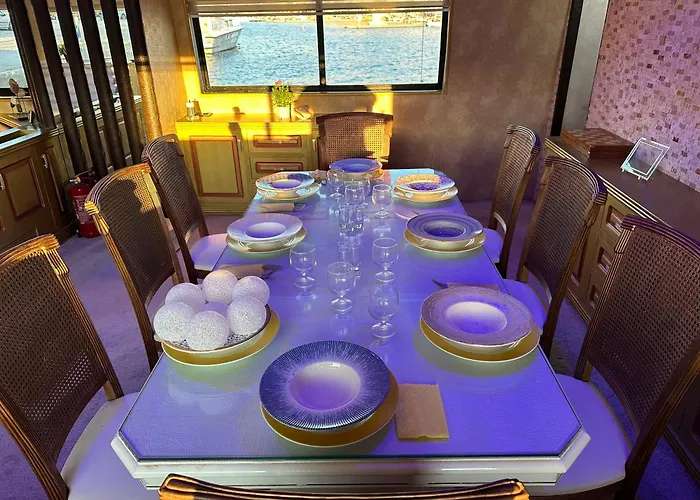Botel Exclusive Yacht - Sea & Old Town Views - Prime Location