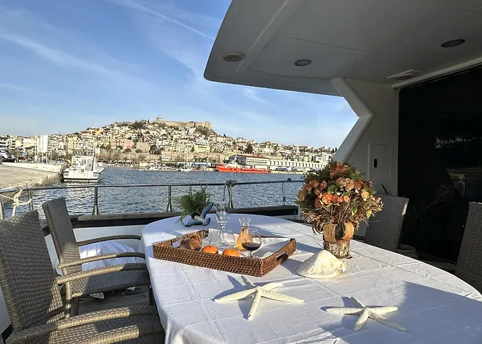 Exclusive Yacht - Sea & Old Town Views - Prime Location Botel Kavala