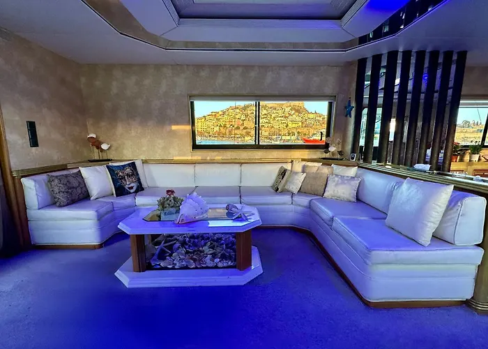 Exclusive Yacht - Sea & Old Town Views - Prime Location Botel Kavala