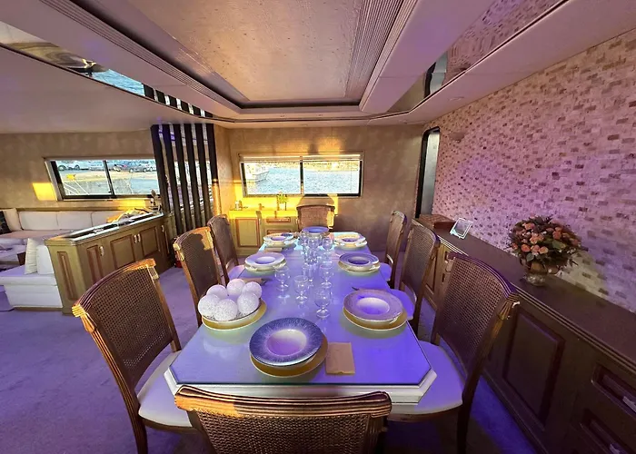 Exclusive Yacht - Sea & Old Town Views - Prime Location Botel Kavala