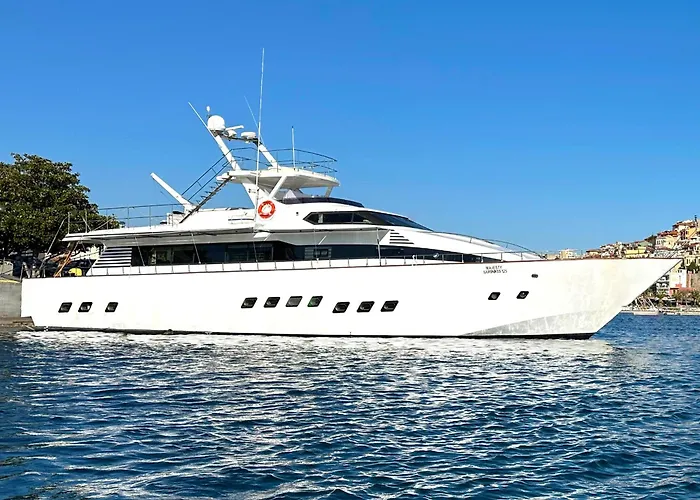 Botel Exclusive Yacht - Sea & Old Town Views - Prime Location Kavala